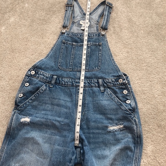 Arizona Jean Co. Denim Distressed Overalls Size Medium - Picture 6 of 10
